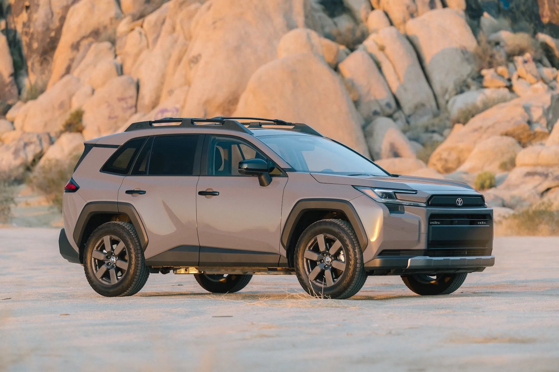Тест-драйв Toyota RAV4 Woodland PHEV 2026: почему RAV4 за $48K всё ещё стоит своих денег