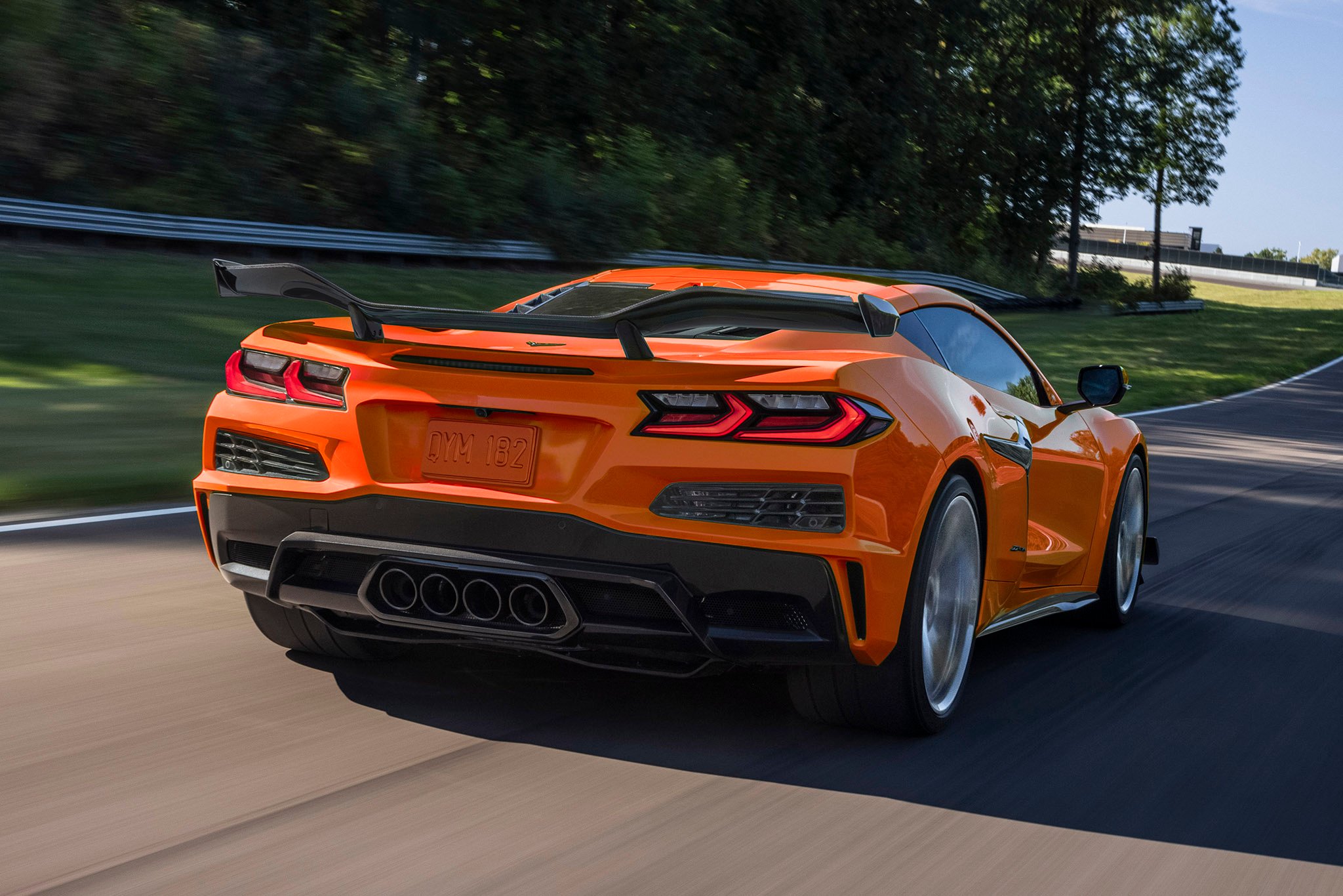 Поклонники Corvette хотят Z06X, GM интересуется, заплатили бы вы почти как за ZR1